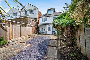 Beachfront House With 2 Kayaks Sleeps 8