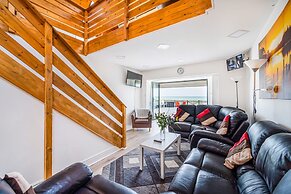 Beachfront House With 2 Kayaks Sleeps 8