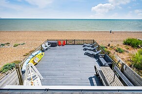 Beachfront House With 2 Kayaks Sleeps 8