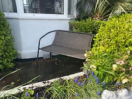 Large Family Getaways Metres From the Beach