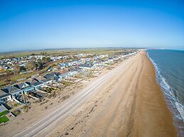 Large Family Getaways Metres From the Beach