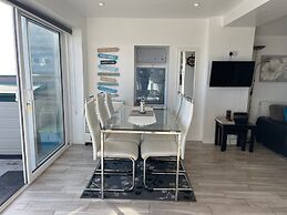 Contemporary Beachfront Bungalow With Direct Access to the Sea