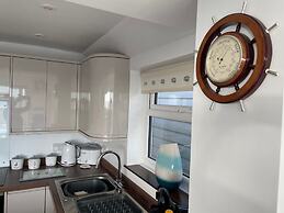 Contemporary Beachfront Bungalow With Direct Access to the Sea