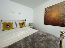 Exquisite Beachfront Residence With Luxurious Interiors The Cozy Clam 