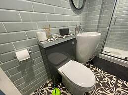 Exquisite Beachfront Residence With Luxurious Interiors The Cozy Clam 