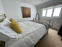 Exquisite Beachfront Residence With Luxurious Interiors The Cozy Clam 