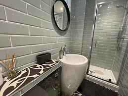 Exquisite Beachfront Residence With Luxurious Interiors The Cozy Clam 