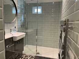 Exquisite Beachfront Residence With Luxurious Interiors The Cozy Clam 