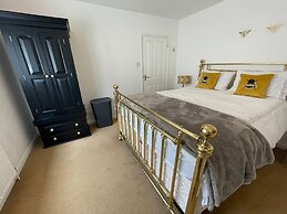 Exquisite Beachfront Residence With Luxurious Interiors The Cozy Clam 