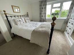 Exquisite Beachfront Residence With Luxurious Interiors The Cozy Clam 