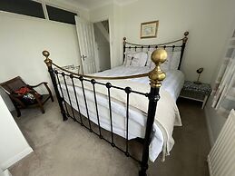 Exquisite Beachfront Residence With Luxurious Interiors The Cozy Clam 