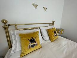 Exquisite Beachfront Residence With Luxurious Interiors The Cozy Clam 