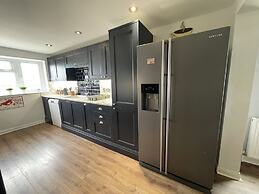 Exquisite Beachfront Residence With Luxurious Interiors The Cozy Clam 