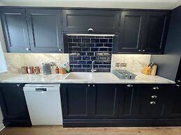 Exquisite Beachfront Residence With Luxurious Interiors The Cozy Clam 