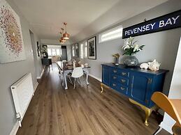 Exquisite Beachfront Residence With Luxurious Interiors The Cozy Clam 