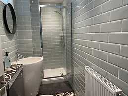 Exquisite Beachfront Residence With Luxurious Interiors The Cozy Clam 