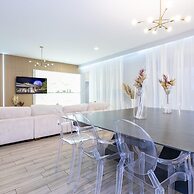 Wonderful 12b11 5bath Bella Vida Resort