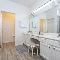 Wonderful 12b11 5bath Bella Vida Resort