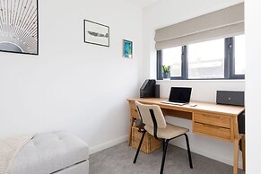 Renovated Home for 8 Canal Walk to Chichester