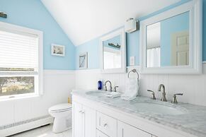 Glendale by Rove 5BR w Outdoor Space Heated Pool