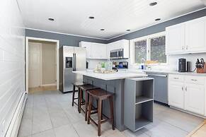 Glendale by Rove 5BR w Outdoor Space Heated Pool