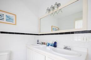 Glendale by Rove 5BR w Outdoor Space Heated Pool