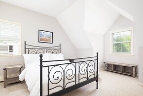 Glendale by Rove 5BR w Outdoor Space Heated Pool