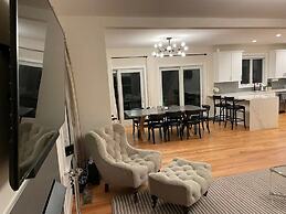 Harbor by Rove Travel 4BR Heated Pool BBQ