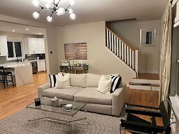 Harbor by Rove Travel 4BR Heated Pool BBQ