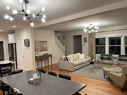 Harbor by Rove Travel 4BR Heated Pool BBQ