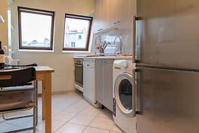 Coquelicot Delightful 1 Bedroom Apt Near Eiffel Tower