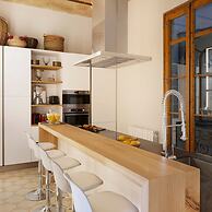 The Avenue 2BR Luxury Unit in Diagonal Ave