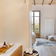 The Avenue 2BR Luxury Unit in Diagonal Ave