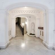 The Avenue 2BR Luxury Unit in Diagonal Ave