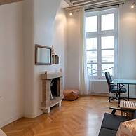 Sunny Dussoubs I Unique 1-br Loft in Montorgueil