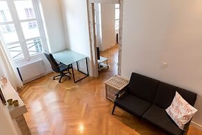 Sunny Dussoubs I Unique 1-br Loft in Montorgueil