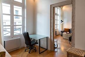 Sunny Dussoubs I Unique 1-br Loft in Montorgueil