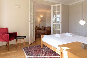 Eiffel Park Peaceful 1 Bedroom Apt Near the Eiffel Tower