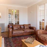 Eiffel Park Peaceful 1 Bedroom Apt Near the Eiffel Tower