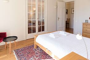 Eiffel Park Peaceful 1 Bedroom Apt Near the Eiffel Tower