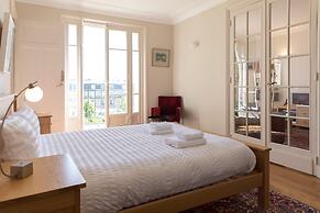 Eiffel Park Peaceful 1 Bedroom Apt Near the Eiffel Tower