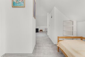 Kołobrzeg Centrum Pink by Renters