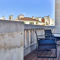 Design Passy Terrace 2 Bedroom Apt With Balcony in Paris