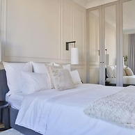 Design Passy Terrace 2 Bedroom Apt With Balcony in Paris