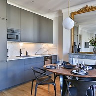 Design Passy Terrace 2 Bedroom Apt With Balcony in Paris