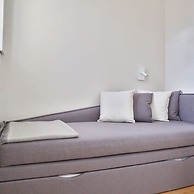 Design Passy Terrace 2 Bedroom Apt With Balcony in Paris