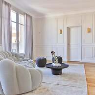 Design Passy Terrace 2 Bedroom Apt With Balcony in Paris