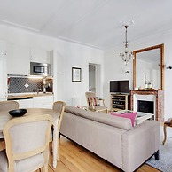 Eiffel Market Charming 2 Bed Apt Near Invalides
