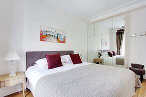Eiffel Market Charming 2 Bed Apt Near Invalides