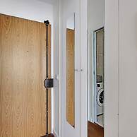 Modern Brunel Classic 1 Bed Apt With Balcony in Paris